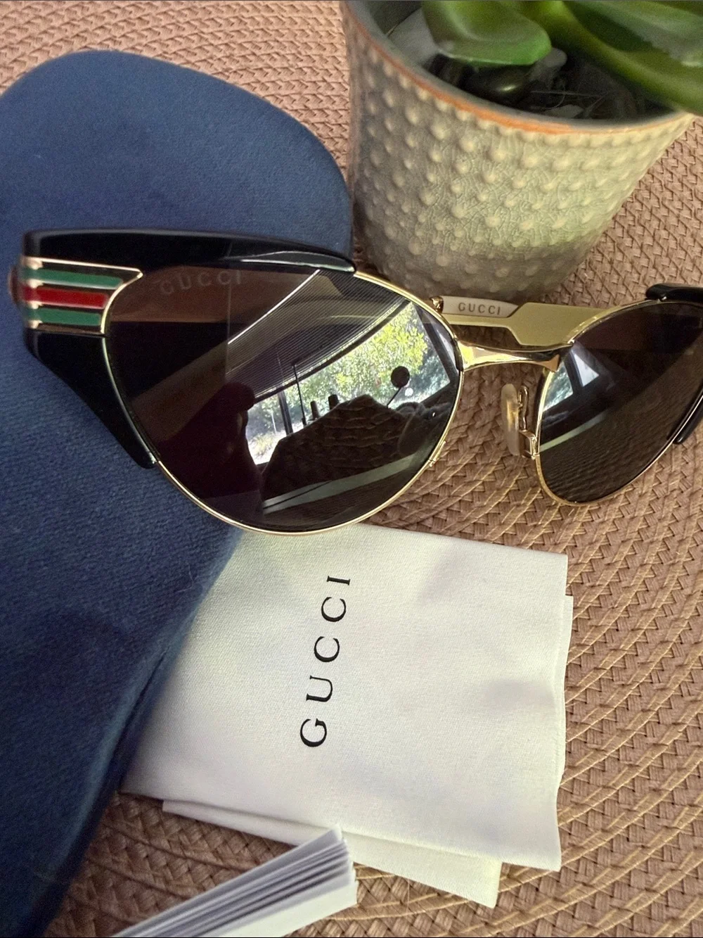 Gucci ☀️ GG0522S SYLVIE Metal & Acetate Cat-Eye Sunglasses, Black - Picture 4 of 8